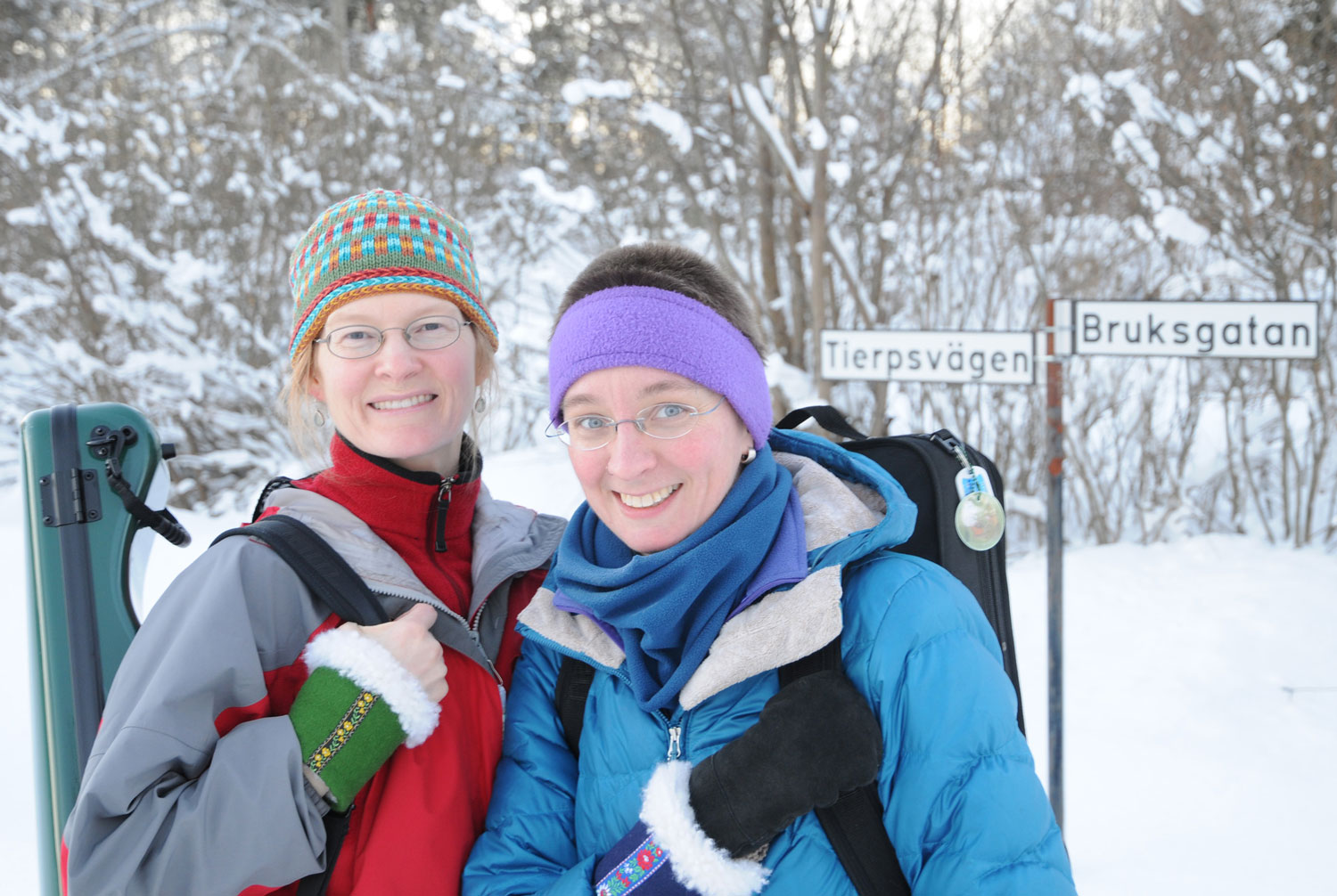 lydia & Andrea winter in Tobo